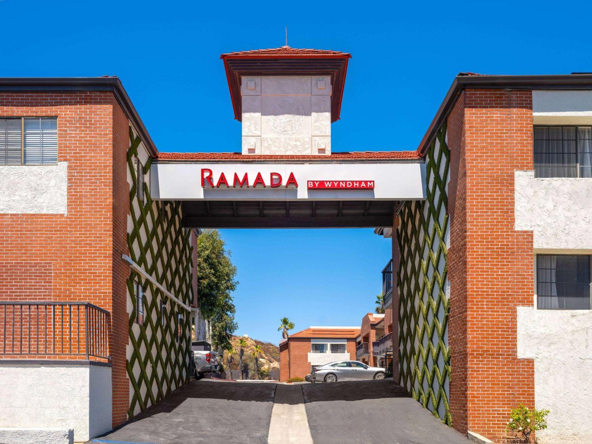 Ramada By Wyndham San Diego Poway Miramar Exterior foto